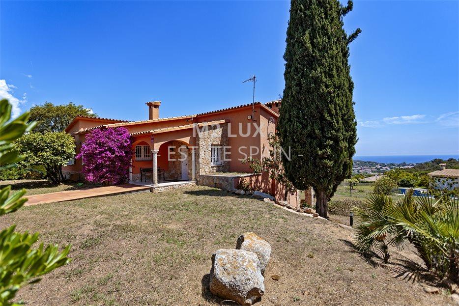 Вилла в Сан-Фелиу-де-Гишольс 250 м2 №VL171212CCC4  - Продажа - 15 large