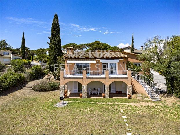 Вилла в Сан-Фелиу-де-Гишольс 250 м2 №VL171212CCC4  - Продажа - 3 preview