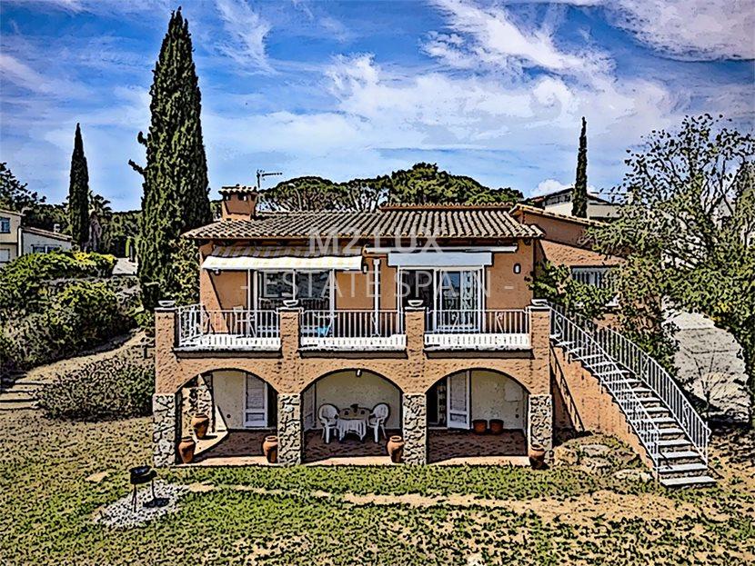 Вилла в Сан-Фелиу-де-Гишольс 250 м2 №VL171212CCC4  - Продажа - 1 large