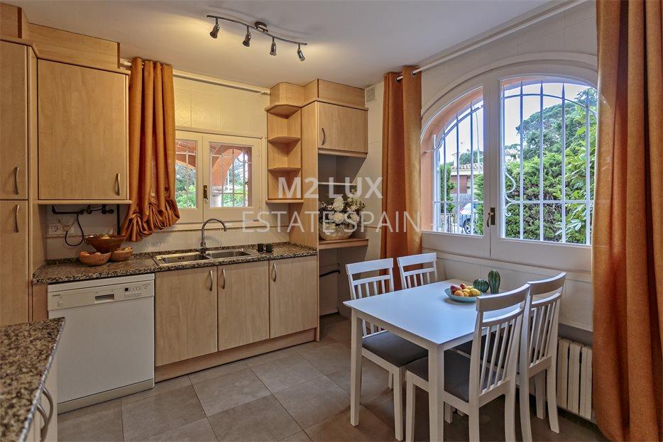 Вилла в Сан-Фелиу-де-Гишольс 250 м2 №VL171212CCC4  - Продажа - 26 large