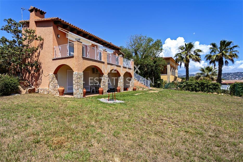 Вилла в Сан-Фелиу-де-Гишольс 250 м2 №VL171212CCC4  - Продажа - 10 large