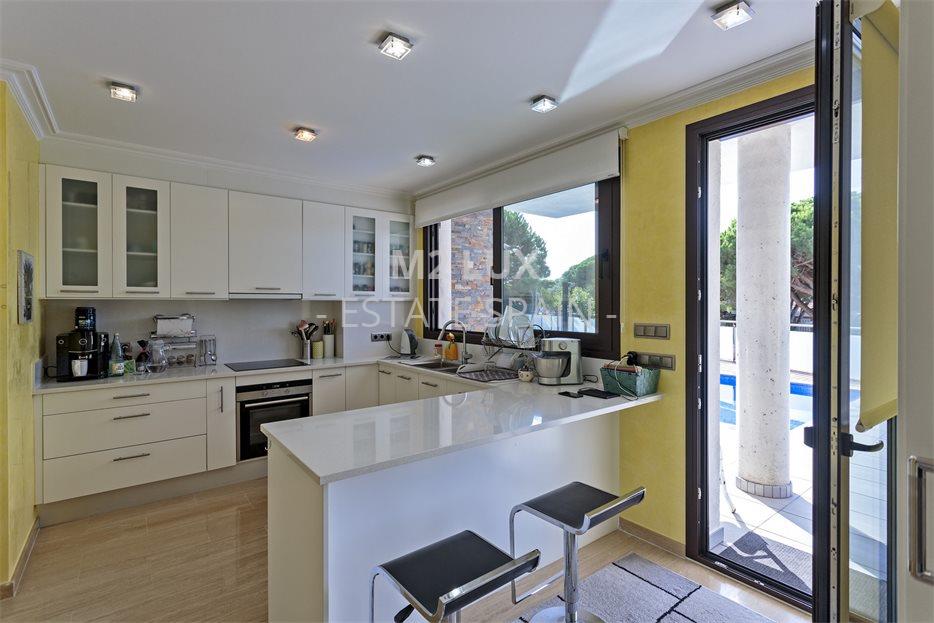 Вилла в Сан-Фелиу-де-Гишольс 523 м2 №VL211013D3B2  - Продажа - 13 large