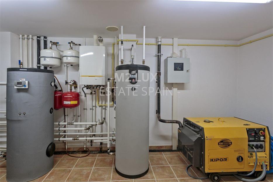 Вилла в Сан-Фелиу-де-Гишольс 523 м2 №VL211013D3B2  - Продажа - 52 large