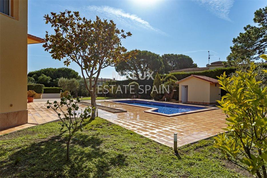 Вилла в Сан-Антони-де-Калонже 273 м2 №VL19929600A2  - Продажа - 12 large