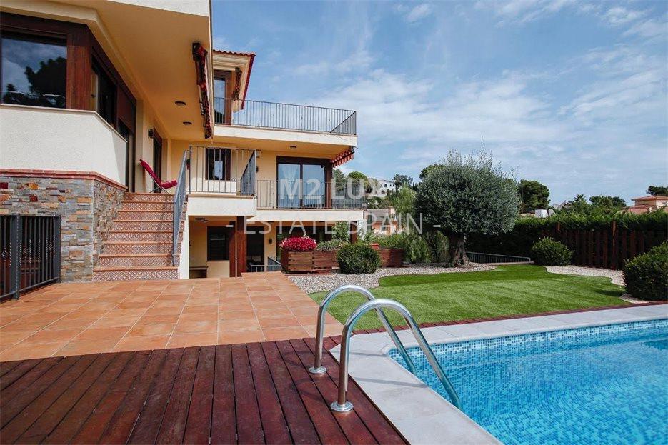 Вилла в Ллорет-де-Маре 468 м2 №VL214124C7FC  - Продажа - 3 large