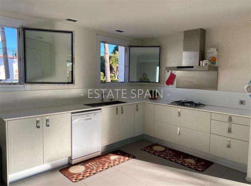 Вилла в Сан-Хуан-де-Аликанте 203 м2 №VL2211639CA6  - Продажа - 4 large