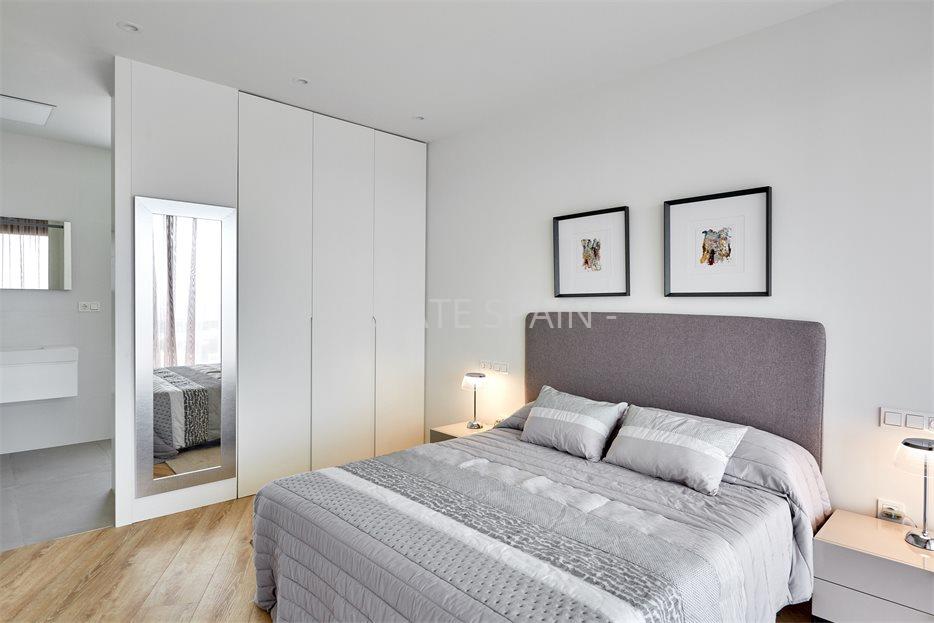 Вилла в Урбанизации Сьерра-Кортина 260 м2 №VL1911129F67B  - Продажа - 3 large