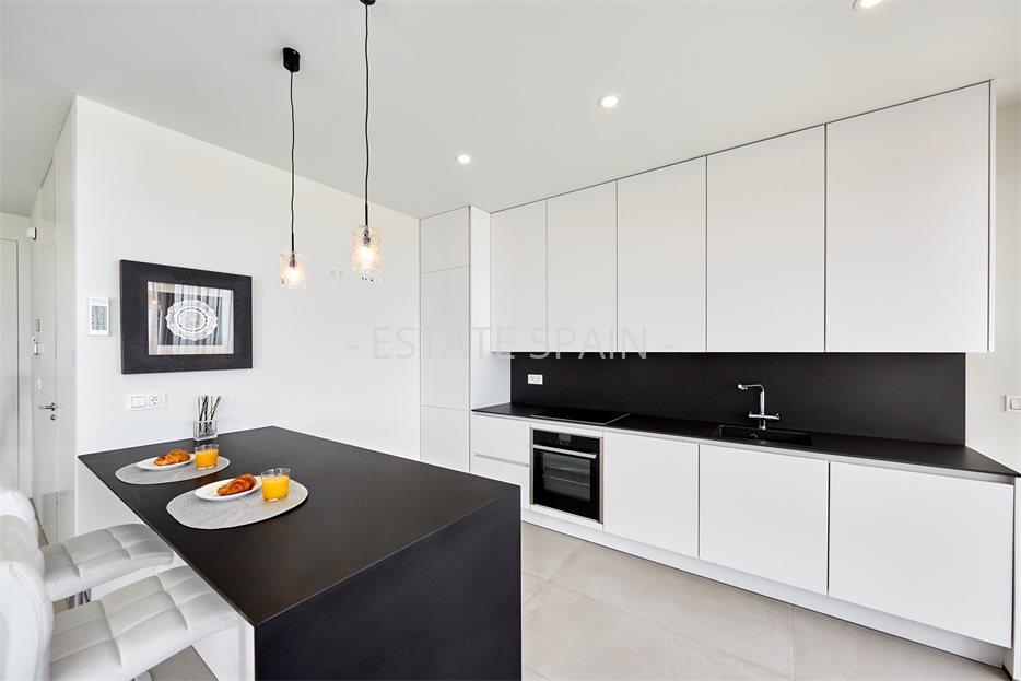 Вилла в Урбанизации Сьерра-Кортина 260 м2 №VL1911129F67B  - Продажа - 30 large