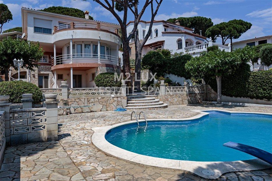 Вилла в Кастель-Пладжа-де-Аро 327 м2 №VL256133EE31  - Продажа - 44 large