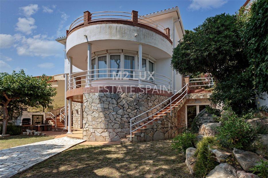 Вилла в Кастель-Пладжа-де-Аро 327 м2 №VL256133EE31  - Продажа - 49 large