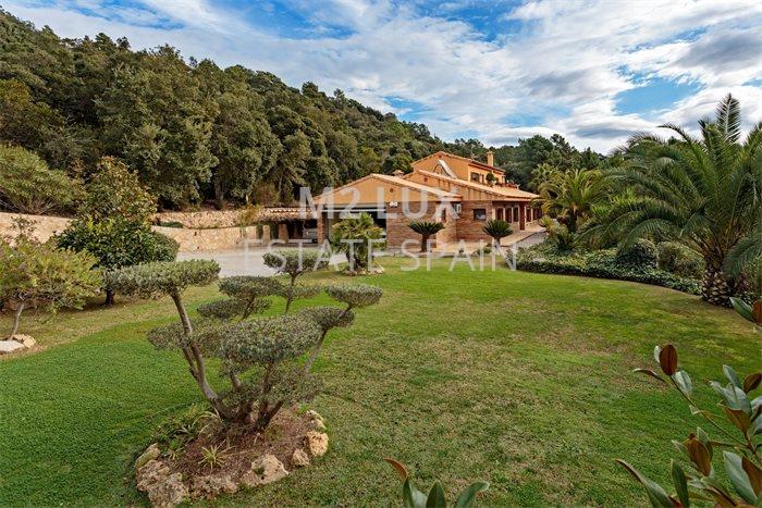 Вилла в Ллорет-де-Маре 341 м2 №VL201166A8AF  - Продажа - 1 preview