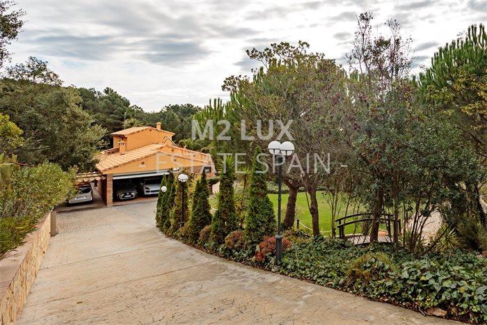 Вилла в Ллорет-де-Маре 341 м2 №VL201166A8AF  - Продажа - 2 preview