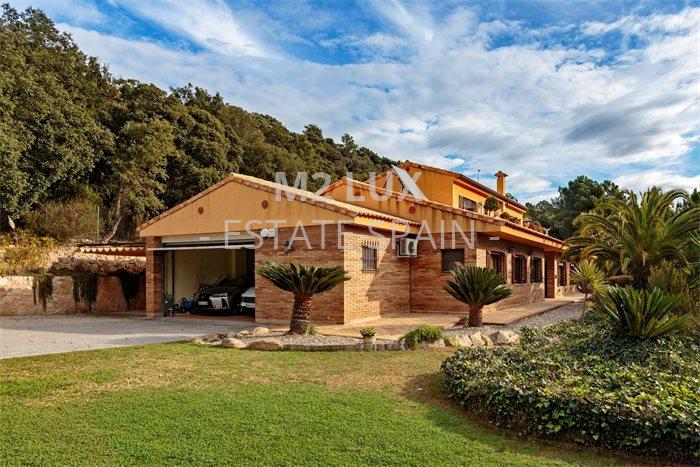 Вилла в Ллорет-де-Маре 341 м2 №VL201166A8AF  - Продажа - 3 preview