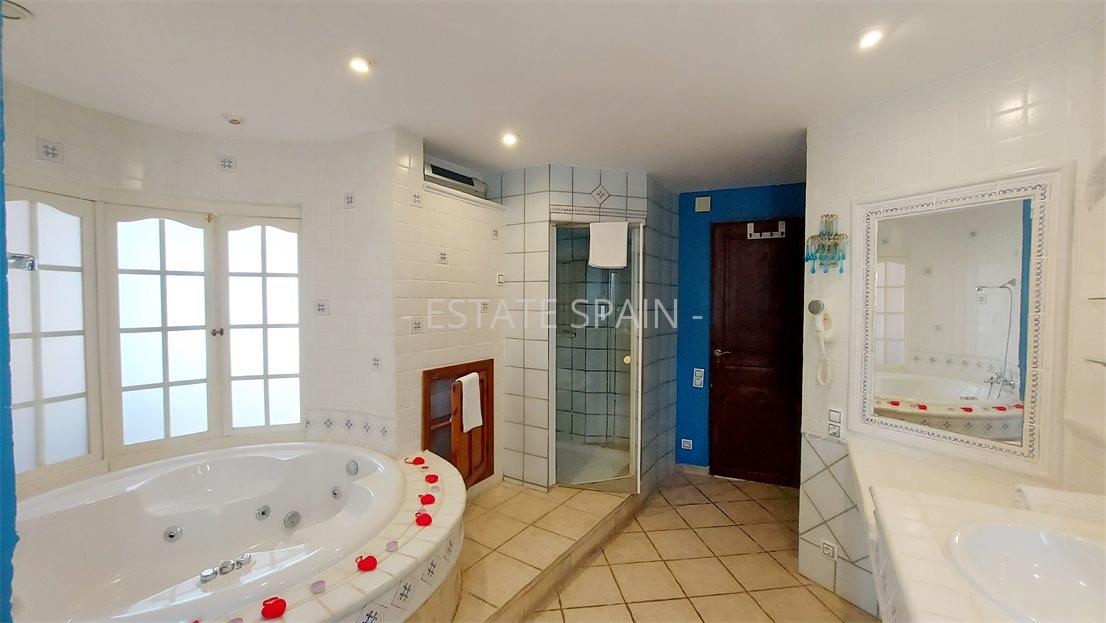 Вилла в Эль-Кампельо 700 м2 №VL22107C77C3  - Продажа - 8 large