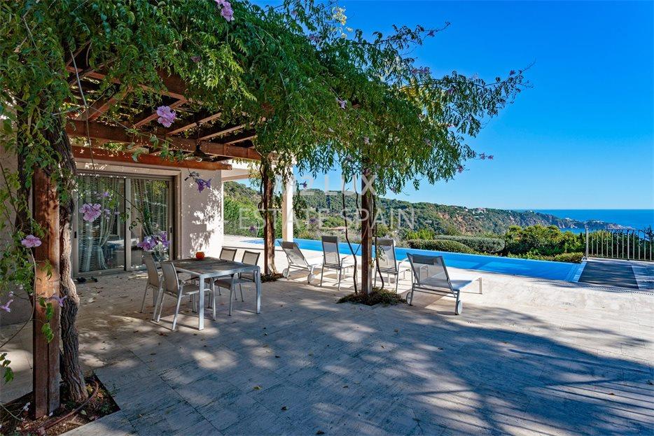 Вилла в Сан-Фелиу-де-Гишольс 463 м2 №VL20105B1E24  - Продажа - 9 large