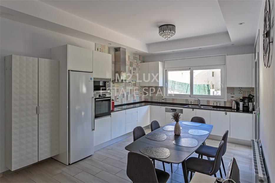 Вилла в Калонже 346 м2 №VL2632777A8C  - Продажа - 17 large