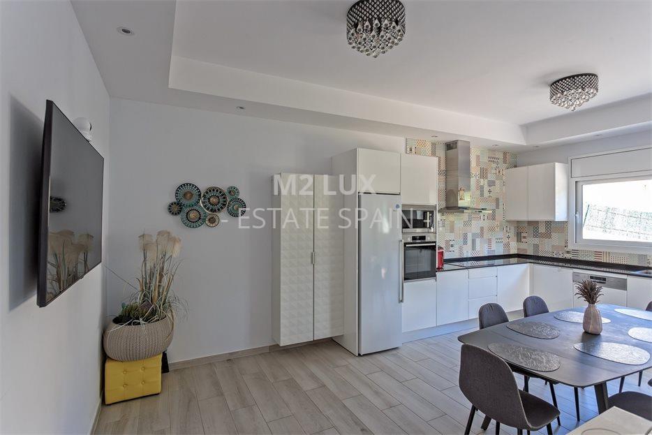 Вилла в Калонже 346 м2 №VL2632777A8C  - Продажа - 16 large