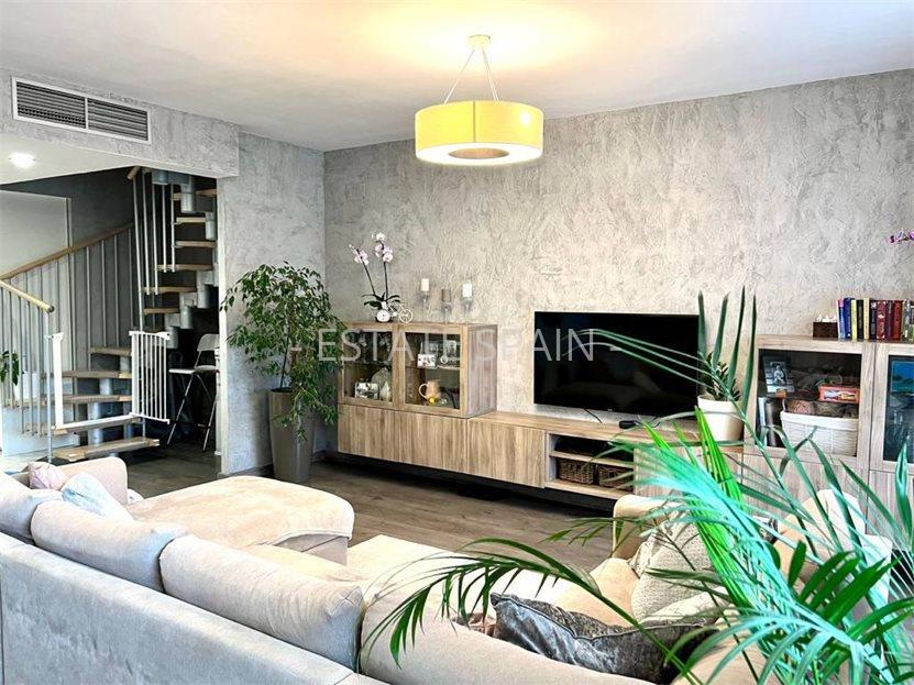 Таунхаус в Камбрильсе 148 м2 №BL24415EEFD4  - Продажа - 4 large