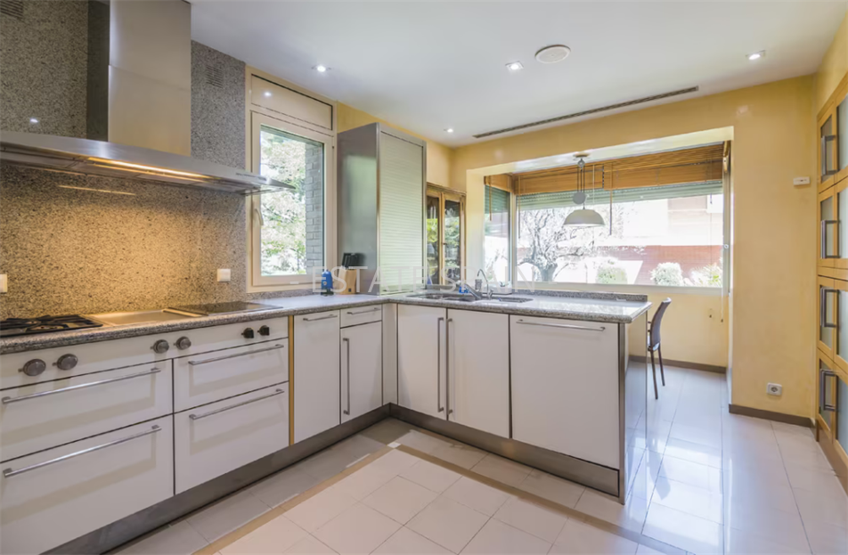 Усадьба в Барселоне 686 м2 №VL2586FFE97  - Продажа - 23 large