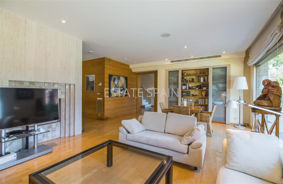 Усадьба в Барселоне 686 м2 №VL2586FFE97  - Продажа - 17 large