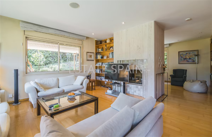 Усадьба в Барселоне 686 м2 №VL2586FFE97  - Продажа - 12 preview