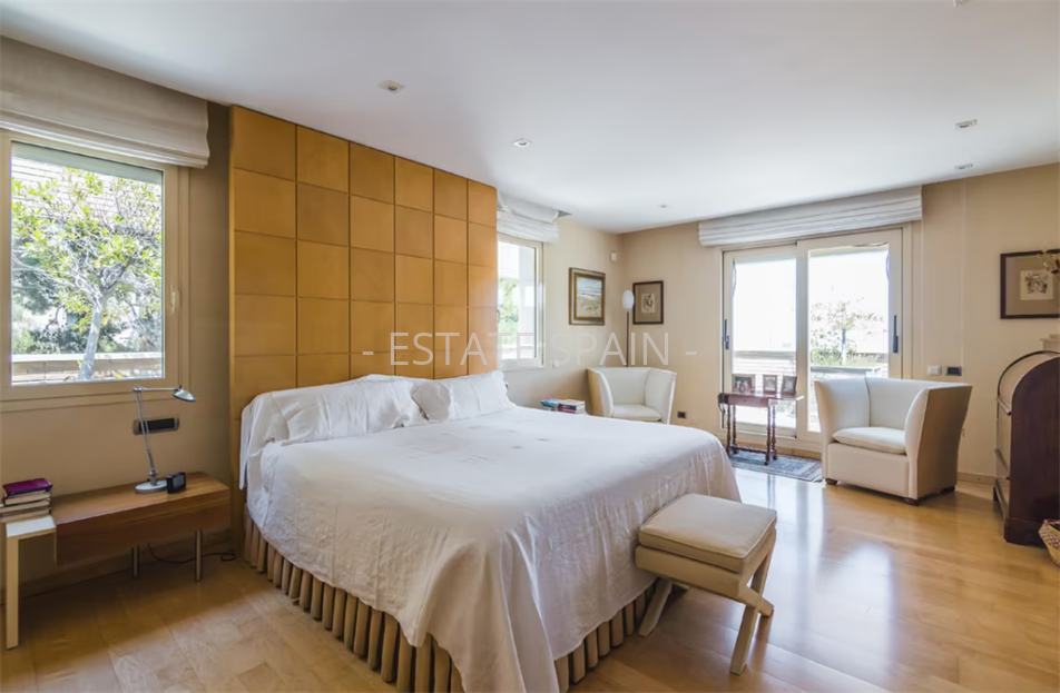 Усадьба в Барселоне 686 м2 №VL2586FFE97  - Продажа - 18 large