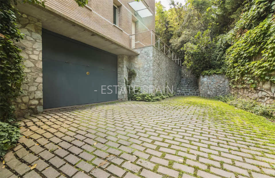 Усадьба в Барселоне 686 м2 №VL2586FFE97  - Продажа - 34 large