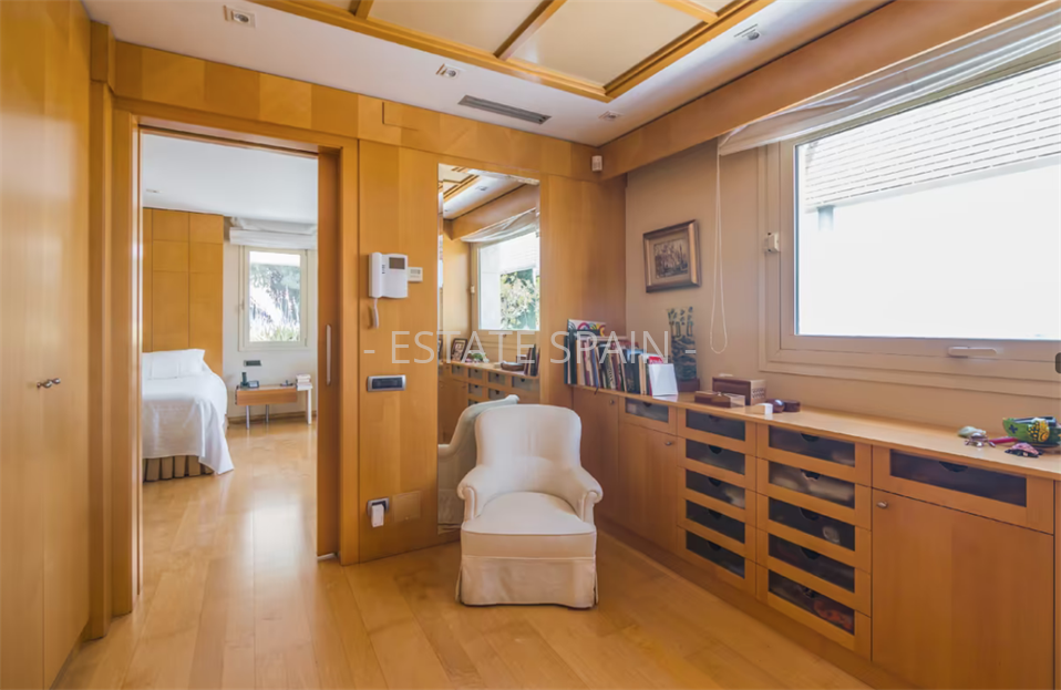 Усадьба в Барселоне 686 м2 №VL2586FFE97  - Продажа - 20 large