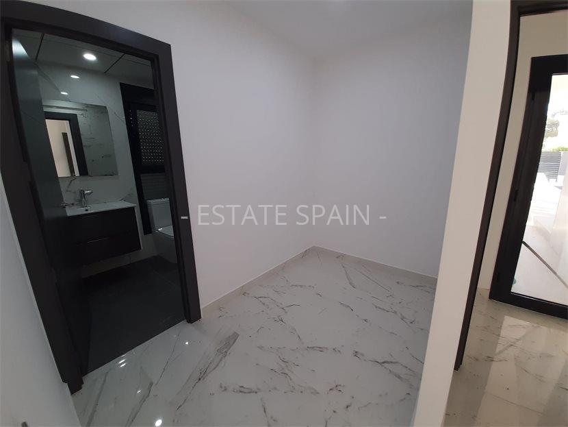 Вилла в Деэса-де-Кампоамор 450 м2 №VL2463D94D5  - Продажа - 24 large