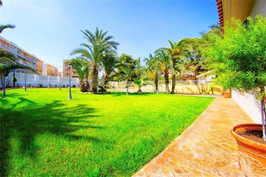 Вилла в Пунта-Приме 520 м2 №VL212113D8F5  - Продажа - 34 large