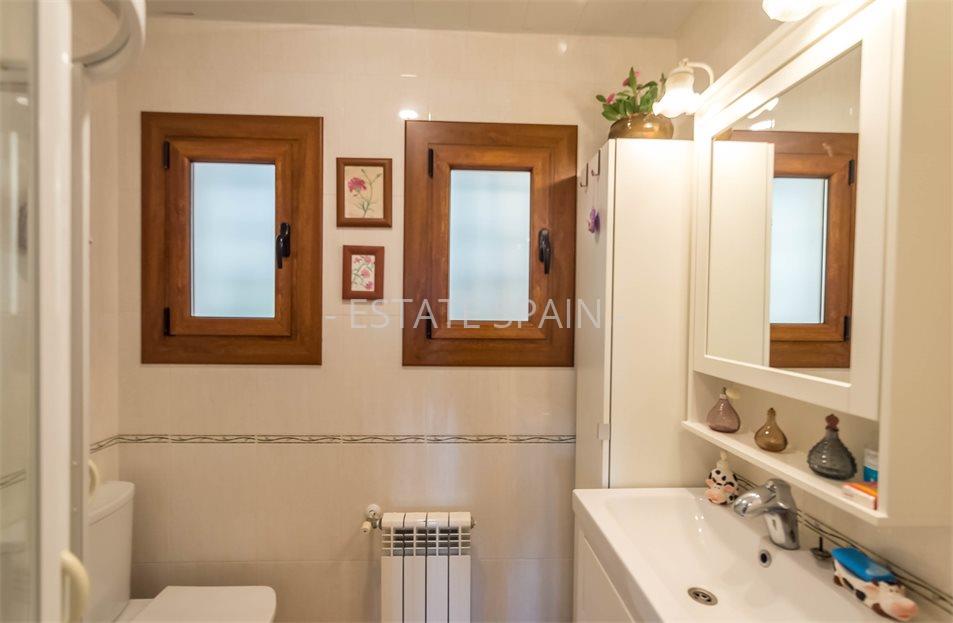 Особняк в Тосса-де-Мар 130 м2 №VL23415E4458  - Продажа - 37 large