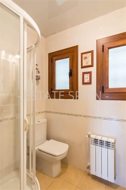 Особняк в Тосса-де-Мар 130 м2 №VL23415E4458  - Продажа - 38 large