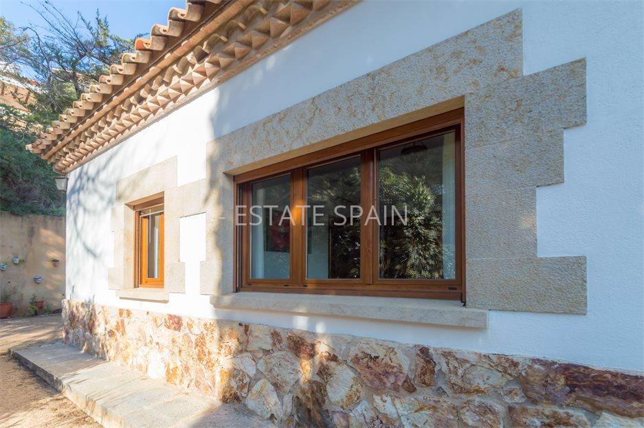 Особняк в Тосса-де-Мар 130 м2 №VL23415E4458  - Продажа - 13 large