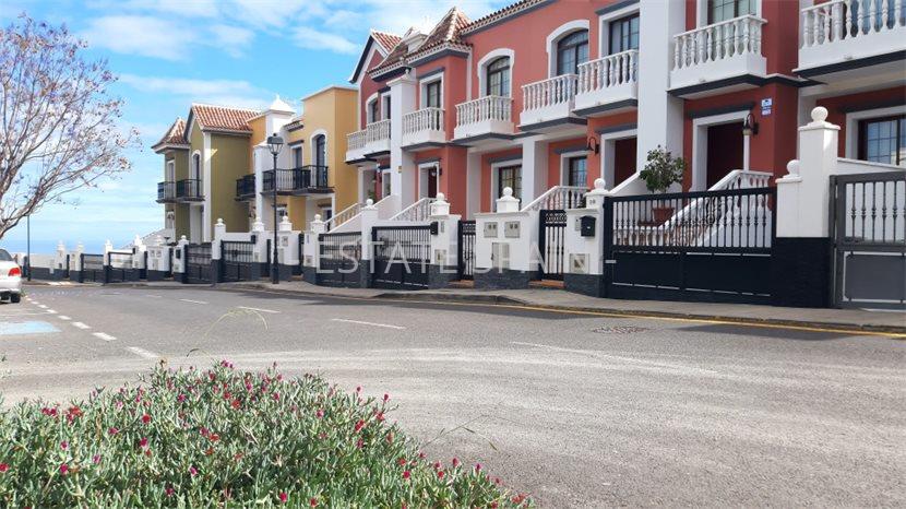 Таунхаус в Икод-де-лос-Винос 250 м2 №BL225244292D  - Продажа - 1 preview