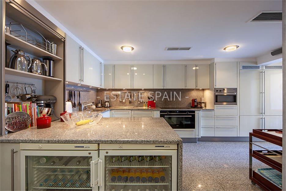 Вилла в Андрайч 650 м2 №VL231164D3DD  - Продажа - 24 large