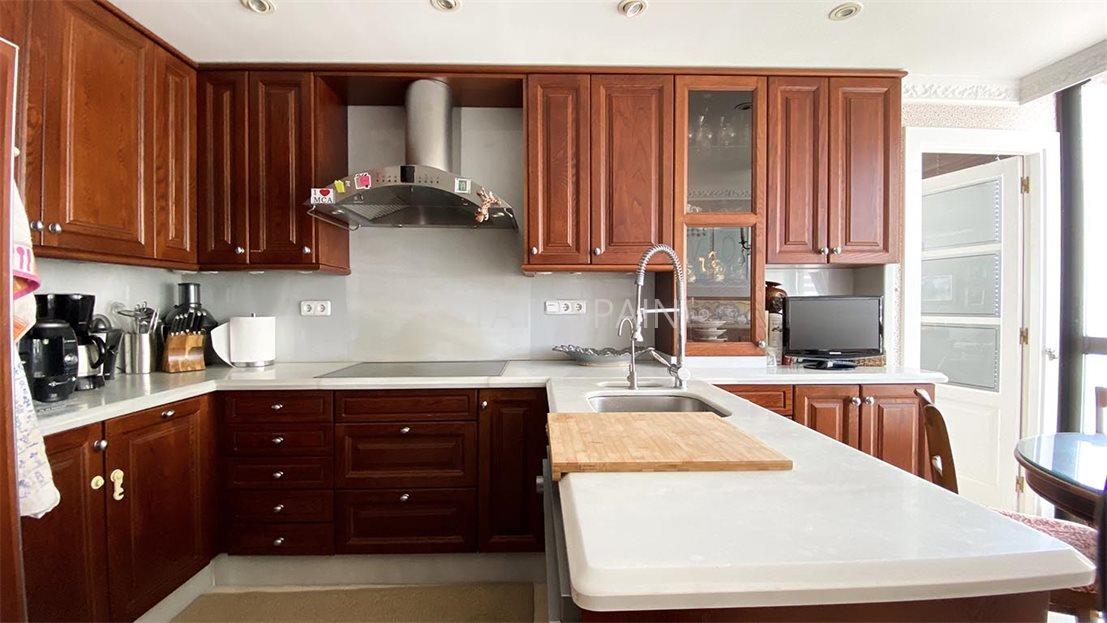 Апартаменты в Бенидорме 200 м2 №ART22113A672E  - Продажа - 43 large