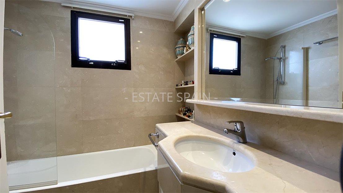 Апартаменты в Бенидорме 200 м2 №ART22113A672E  - Продажа - 21 large