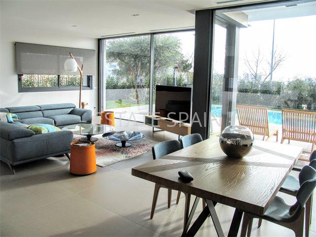 Вилла в Плайя-де-Аро 290 м2 №VL181150A0C5  - Продажа - 2 preview