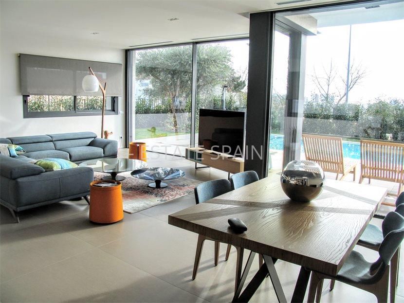 Вилла в Плайя-де-Аро 290 м2 №VL181150A0C5  - Продажа - 2 large