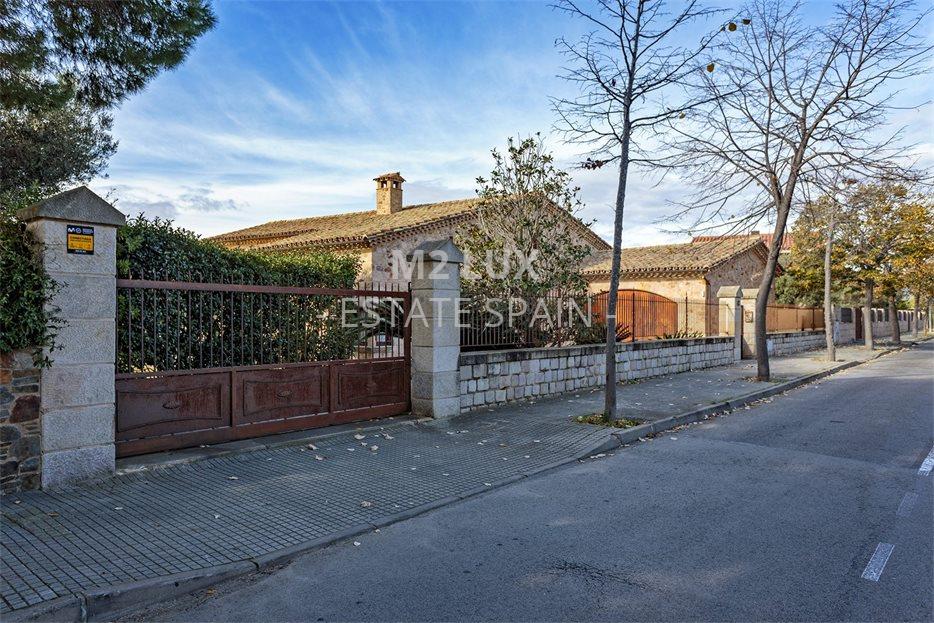 Вилла в Сан-Фелиу-де-Гишольс 515 м2 №VL24125DE69D  - Продажа - 70 large