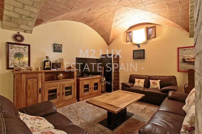 Вилла в Сан-Фелиу-де-Гишольс 515 м2 №VL24125DE69D  - Продажа - 48 preview