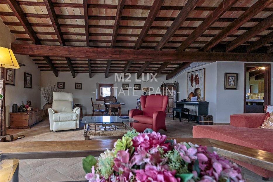 Вилла в Сан-Фелиу-де-Гишольс 515 м2 №VL24125DE69D  - Продажа - 41 large