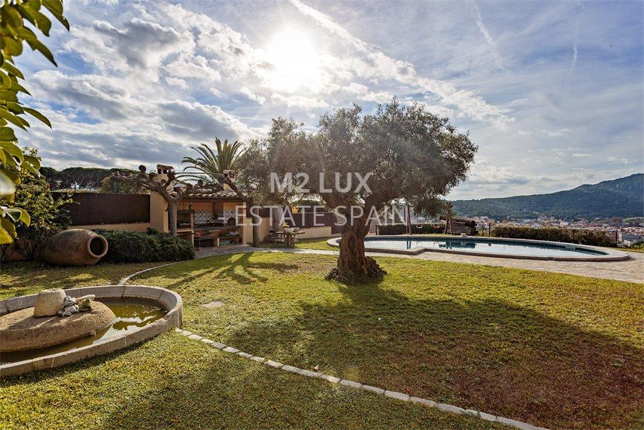 Вилла в Сан-Фелиу-де-Гишольс 515 м2 №VL24125DE69D  - Продажа - 5 large