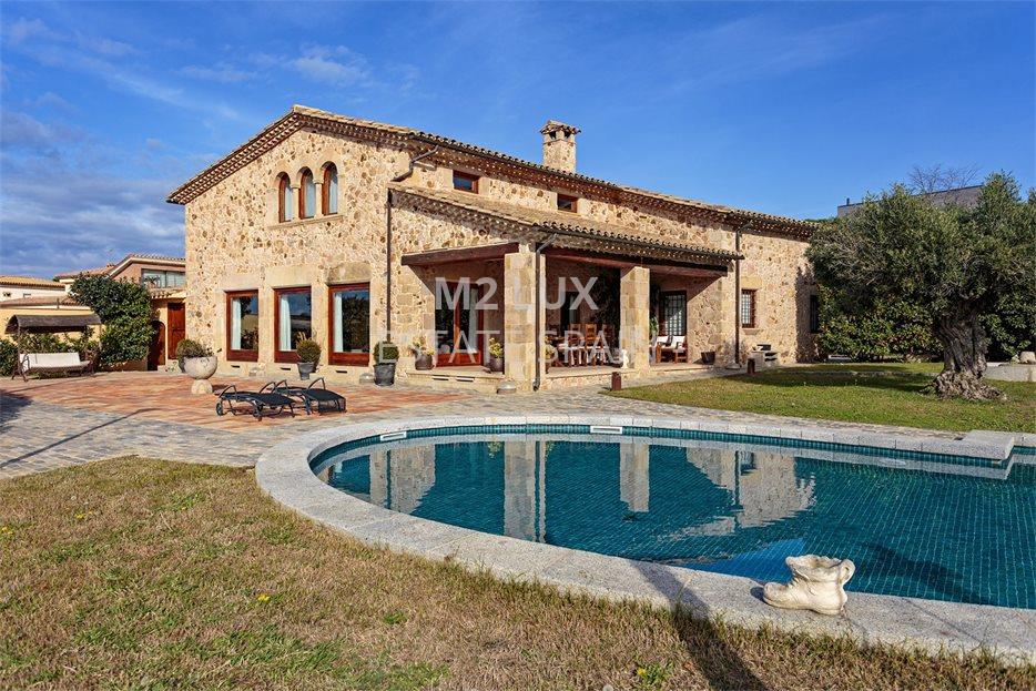 Вилла в Сан-Фелиу-де-Гишольс 515 м2 №VL24125DE69D  - Продажа - 1 large