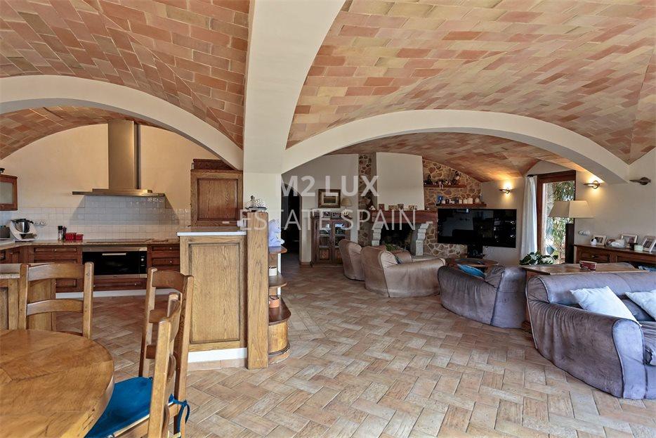 Вилла в Сан-Фелиу-де-Гишольс 515 м2 №VL24125DE69D  - Продажа - 23 large