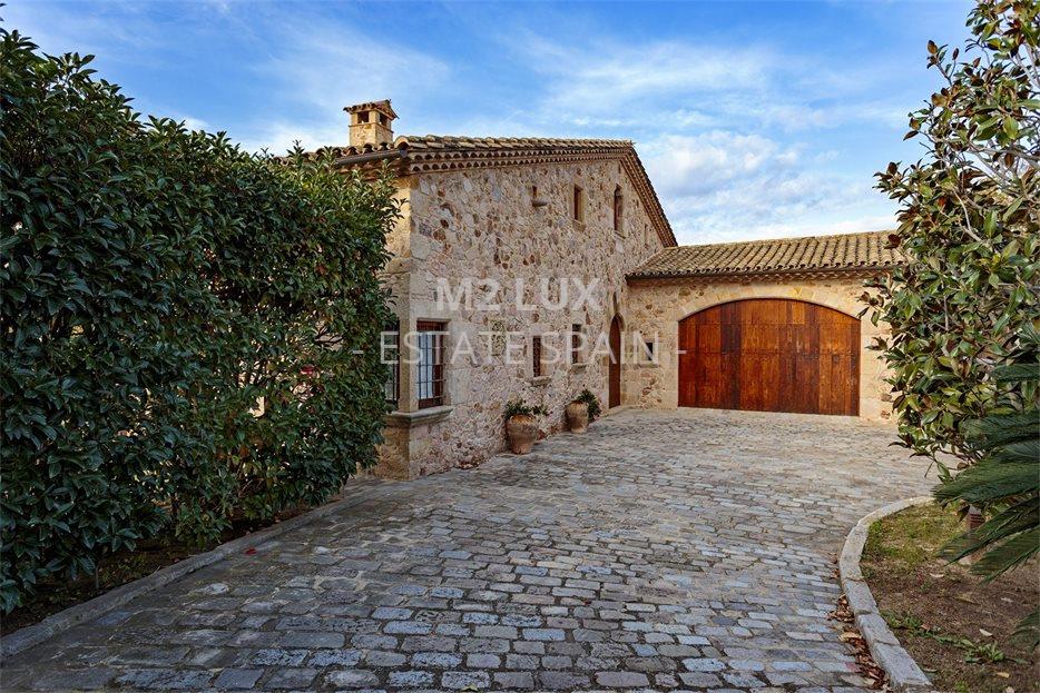 Вилла в Сан-Фелиу-де-Гишольс 515 м2 №VL24125DE69D  - Продажа - 2 large