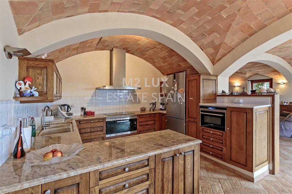 Вилла в Сан-Фелиу-де-Гишольс 515 м2 №VL24125DE69D  - Продажа - 25 large