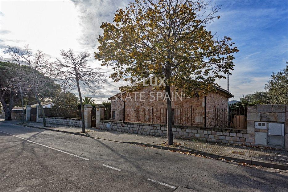 Вилла в Сан-Фелиу-де-Гишольс 515 м2 №VL24125DE69D  - Продажа - 72 large