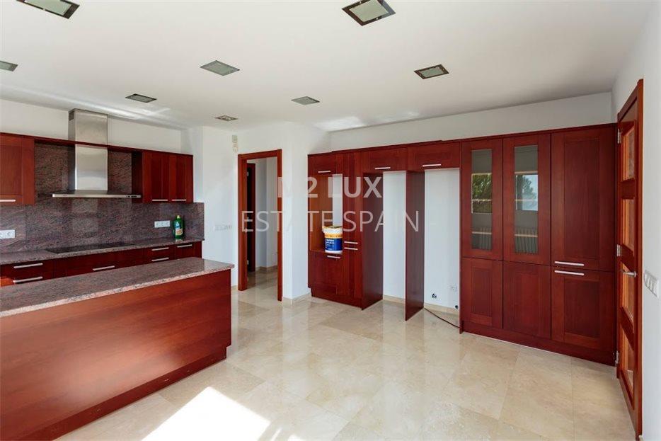 Дом в Кастель-Пладжа-де-Аро 441 м2 №VL191943898  - Продажа - 3 large