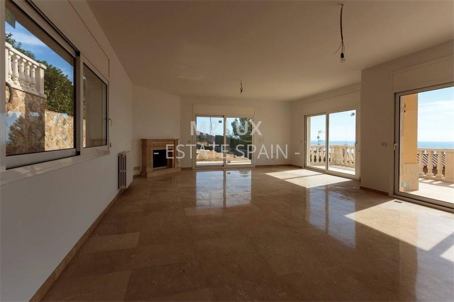 Дом в Кастель-Пладжа-де-Аро 441 м2 №VL191943898  - Продажа - 24 large